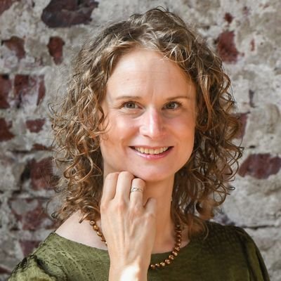 ClaarGrooten's profile picture. Met een blije glimlach naar en op je werk? Vind plezier, groei en zin in je werk met loopbaancoaching van Claartekracht. * Creatief, helder & humor *mammmaa