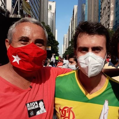 Sou radical, acredito em um mundo melhor a onde a igualdade vai prevalecer em todos os sentidos.