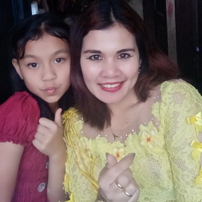 Yenni Shinta Tarigan itulah namaq!!aq biasa az tpi kata org smileq menggoda!!☺yg penting q tak prh lupa b'ucap syukur sllu padaNya!!God is the best...