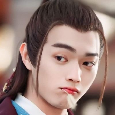 paenghappy's profile picture. นอนอ่านหนังสือ