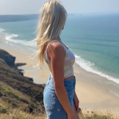 slappage's profile picture. Future Bridget Jones 💃