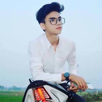 Hamesha taiyari ke sath rehna Saheb
Mousam or inshan kab badal jaye iska koi bharosa nhi.