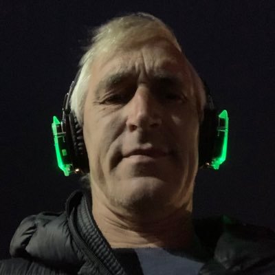 Carpenter who’s back in the trade after 20 years training carpenters so nothings changed there . Proud Cornish man and dad / step dad to four amazing daughters