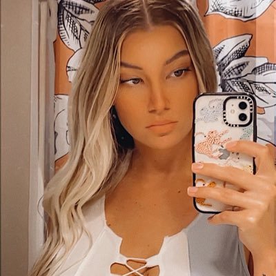 saracharlet's profile picture. snap: saracb22 insta: sara_charlet