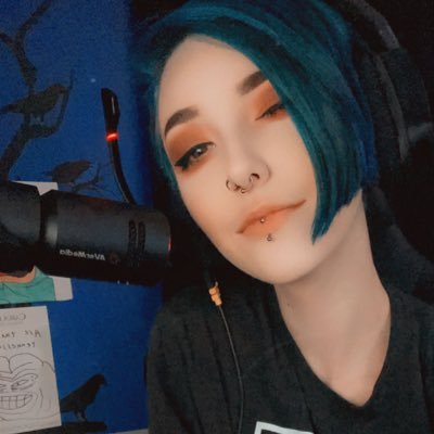 21 // full time content creator // bad at FPS but I’m funny // IG: liv.motionless //