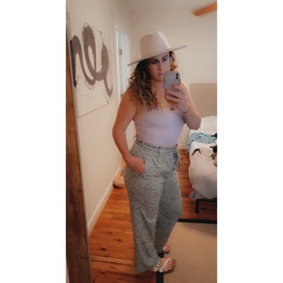 bree_r25's profile picture. Head in the clouds, world of his own, fairy tales and fancy✨ ❂ Capricorn ↑Libra ☾ Scorpio (She/Her)