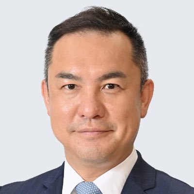 衆議院議員（三重4区）。前・内閣府大臣政務官（経済再生、新型コロナ、新しい資本主義、スタートアップ、金融庁等）。 前 三重県知事。元経済産業省職員。感謝の気持ちを込めて。この地と日本の未来のために。全力投球で頑張ります❗二児の父。