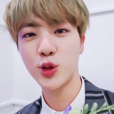 안녕하세요! I'm Sol🎶 @BTS_twt fan account 💜 OT⁷💜 but người chơi hệ UMÊ╰❥ⓀⒾⓂ ⓈⒺⓄⓀ ⒿⒾⓃ⁹² (•◡•) #진: Love yourself first before you love anyone else
