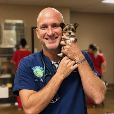 I am a happy man. I am a Veterinarian and i love animals with passion. Follow me and i will follow you. I like to share and open to learn new things. No DM Pls.