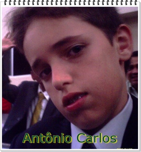 Jovem brasileiro, paraibano, sapeense, evangélico, 11 anos de idade, que está iniciando seu Ministério de Louvor e Pregação!