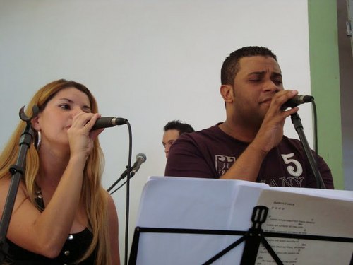Cantor e Compositor Católico  Sei que amor Deus e maior que tudo , por isso estou aqui