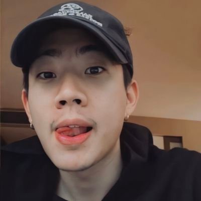 tumciaal's profile picture. ON