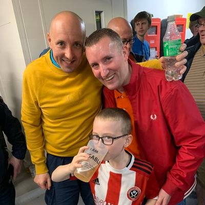 Smart Casual, @sheffieldunited (91/92 - 82 of 'em with Sheff Utd) & @Saints1890, drummer, half of @FromTheHiveUK podcast, FA Registered Football Agent.