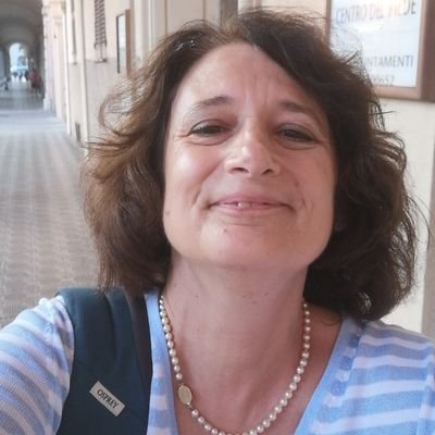 lesbica, femminista, non vegana ma amante del verde liberato dall'associazione con la lega, tra Stocky e pop