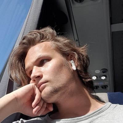 CS Player LFT . Content Creator and caster for @GlitchtechES .
90% of my tweets are banter. Proud owner of STNG2AA
Founder/Ex-owner @HollowPointGG