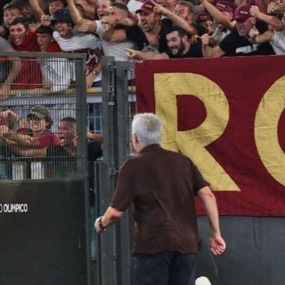 Un giorno senza sorriso è un giorno perso.
#ASR #UNICOGRANDEAMORE