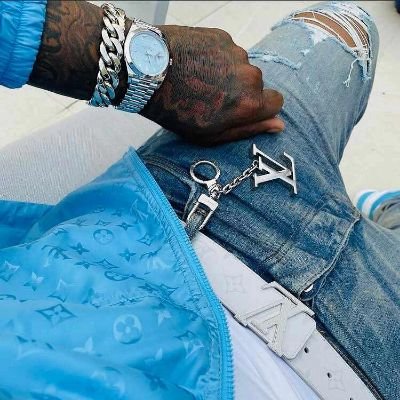 Success in my veins🏆🕊️ Got All My Love Stacked On The Street👩🏽💻 Young Age, Learned How To Get Paid🏦✝️