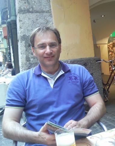 Ed2199's profile picture. Theatre/Movies/Poetry/Feyenoord/Springsteen/Prince/MartinLGore/TheWire/Sports/Music/ Give me your heart, make it real, or else forget about it.