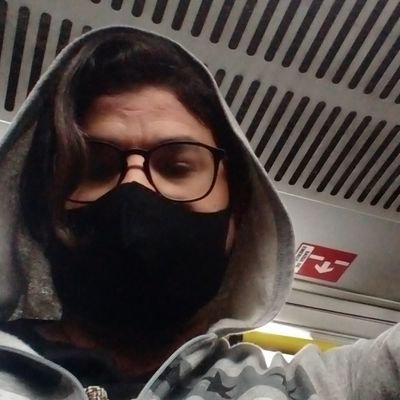 Nasci cresci e um dia vou morrer, me conheça antes disso...
Apenas mais um herege, cidadão do mal, revolucionário, resistente, reexistente...