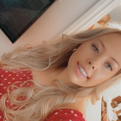 leannewaldron_'s profile picture. just keep swimming