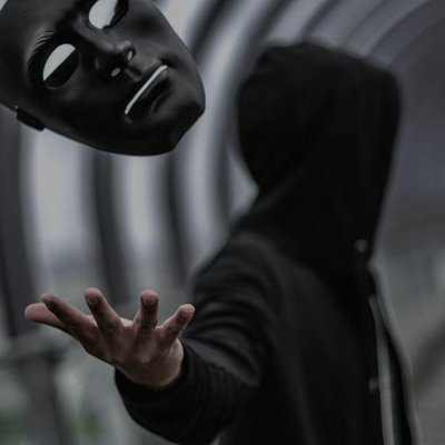 Insidelucart's profile picture. 𝓘𝓵 𝓹𝓸𝓽𝓮𝓻𝓮 è 𝓼𝓮𝓶𝓹𝓻𝓮 𝓹𝓮𝓻𝓲𝓬𝓸𝓵𝓸𝓼𝓸. 𝓐𝓽𝓽𝓻𝓪𝓮 𝓲 𝓹𝓮𝓰𝓰𝓲𝓸𝓻𝓲 𝓮 𝓬𝓸𝓻𝓻𝓸𝓶𝓹𝓮 𝓲 𝓶𝓲𝓰𝓵𝓲𝓸𝓻𝓲.