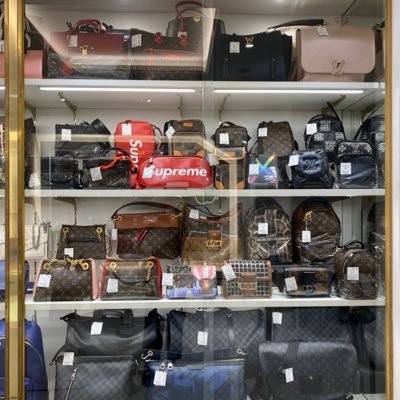 terada261's profile picture. Smile