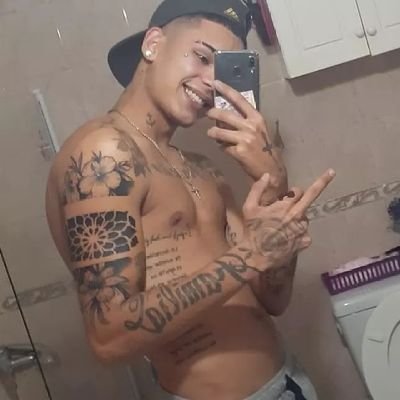 21 •
Soltero •
cuenta nueva•
