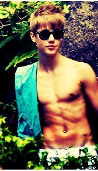 He is sexy he is hot haters fuck off cuz' you're not :') Follow me if Justin Drew Bieber turns you on. #exclusiveswaag