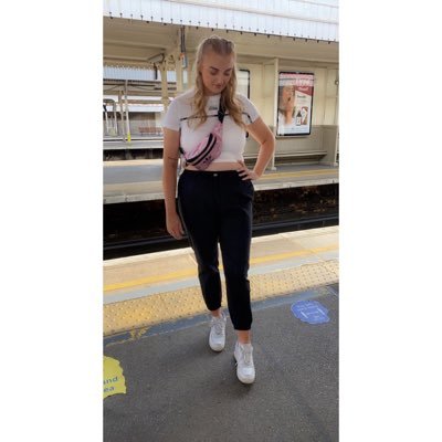 ellieweekss Profile Picture