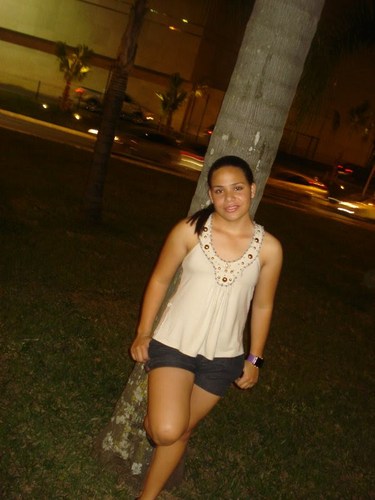 Sou uma menina simpática e adorável que adora fazer novas amizades.Sou Cruzeirense e amo meu Senhor ...pois se estou aqui hoje foi graças a ele.