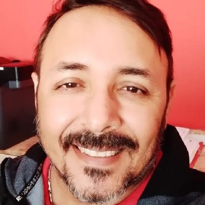 Jornalista e Professor - a favor da vida e contra a repressão.