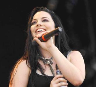 Twitter com Frases da Amy Lee e do Evanescence.