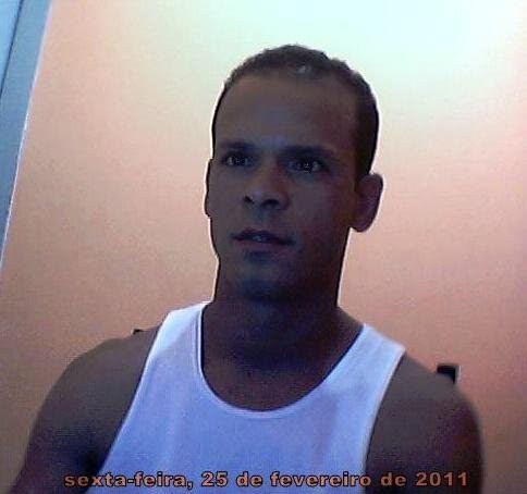 SOU MUITO LEGAL AMIGO E CONFIO E ACREDITO EM PESSOAS DE BEM !!EM FIM SOU FELIZ