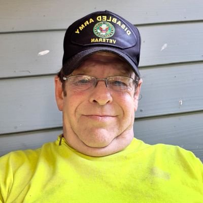 terry_griggs's profile picture. I'm a 14 year army veteran who loves the outdoors and building computers. I love animals. always naked
