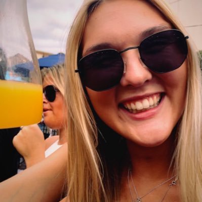 annafoster3's profile picture. don’t follow me because idk where I’m going