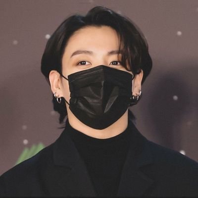 jeonsverts's profile picture. 💭 this one endless signal will reach, some day