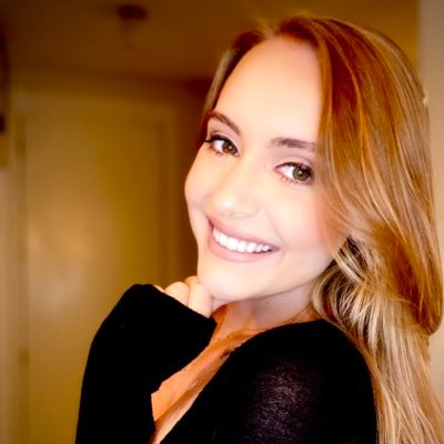 Director of Brand Strategy and Growth @ThuliumCo. Disney 👸🏼 GIF 👑 Mentor @DivIncatx. #SocialSelling #PersonalBranding