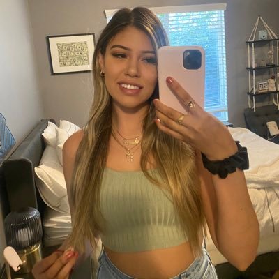 _paulinaadriana's profile picture. 