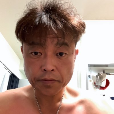 Eyc1YWdYcMVQhrb's profile picture. 自由人