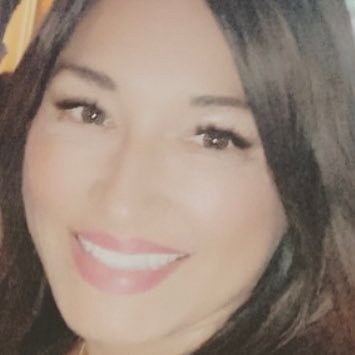 HelenHe01739805's profile picture. 