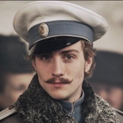 D_a203's profile picture. ليست حياةُ الفتى إلا كرامتهُ ساءَ الذليلُ مقامًا أينما نزلا
