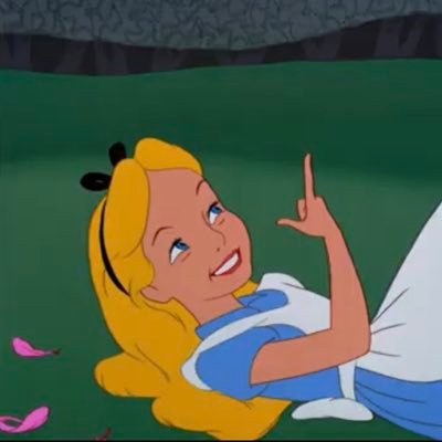 ShaeKelliher's profile picture. get the cat pieces out of the closet •• venmo: @shaekell