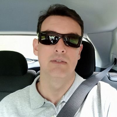 Venezolano 🇻🇪 MSc. en Ingeniería Mecánica. Ing. Mecánico y Abogado.