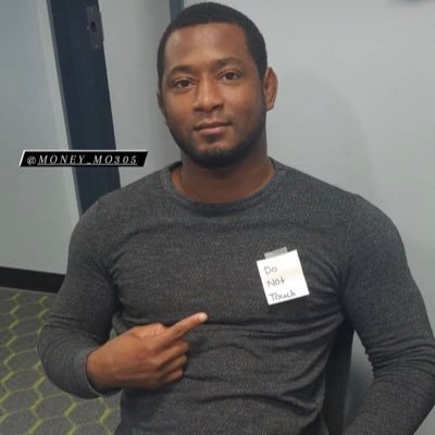 MoneyMo305's profile picture. “Create your own peace”