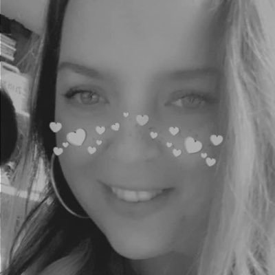 donaria15827426's profile picture. I’m allergic to two faced bitches 👐🏻