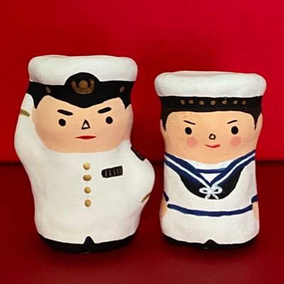 呉にまつわる張り子を制作しています。「張り子の水兵さん」 を愛される存在にしたいなあ。 通販サイトは下記のアドレスからご覧いただけます。