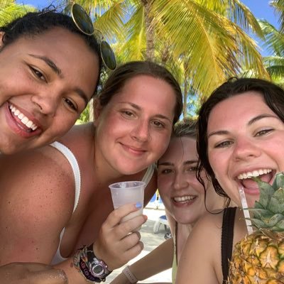 kayleemills27's profile picture. 