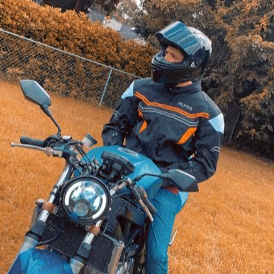 Mikeyb9351's profile picture. 