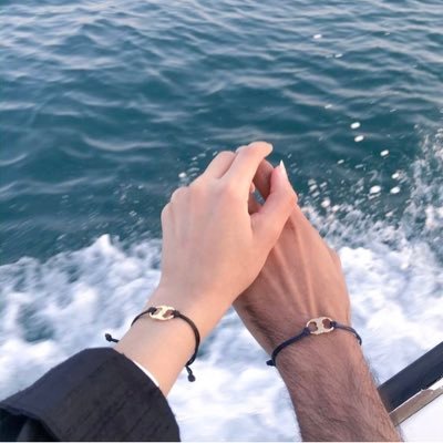 AML12m's profile picture. 