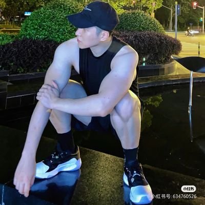 28/185/70/.5   弟弟18/6，只要你不怕，喜欢体育狗
